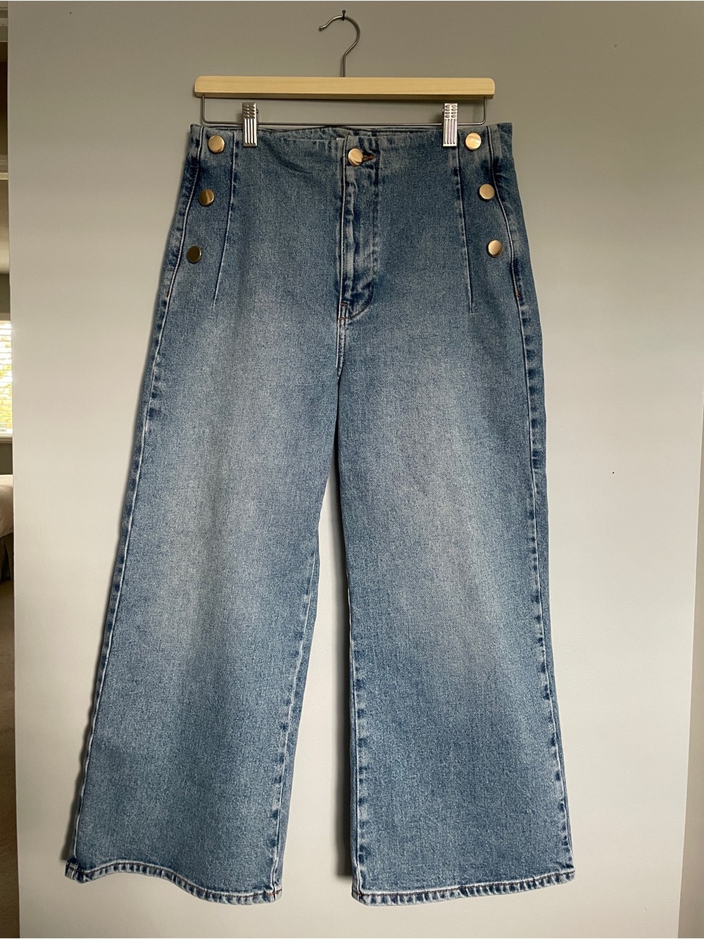 Zara High-Rise Wide Leg Women's cropped Jeans - Light Blue
